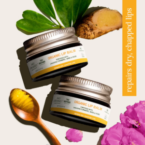Biologsiche lippenbalsem versterkt met Lakadong Turmeric, Ghee & Rose